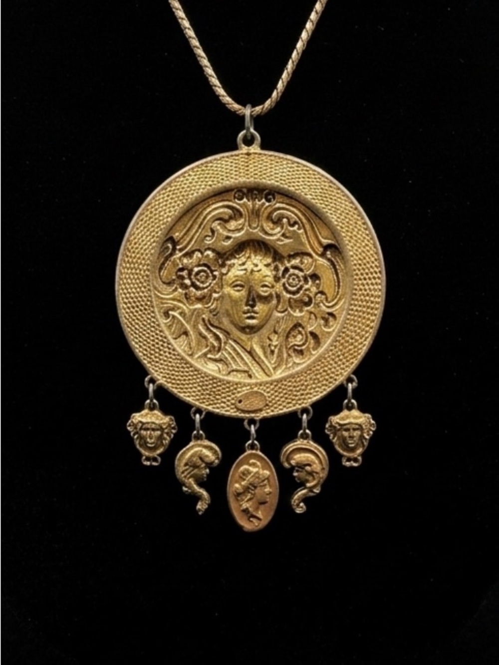 #301 Vintage Goldette Art-Nouveau Revival Medallion Statement Necklace - Picture 2 of 2